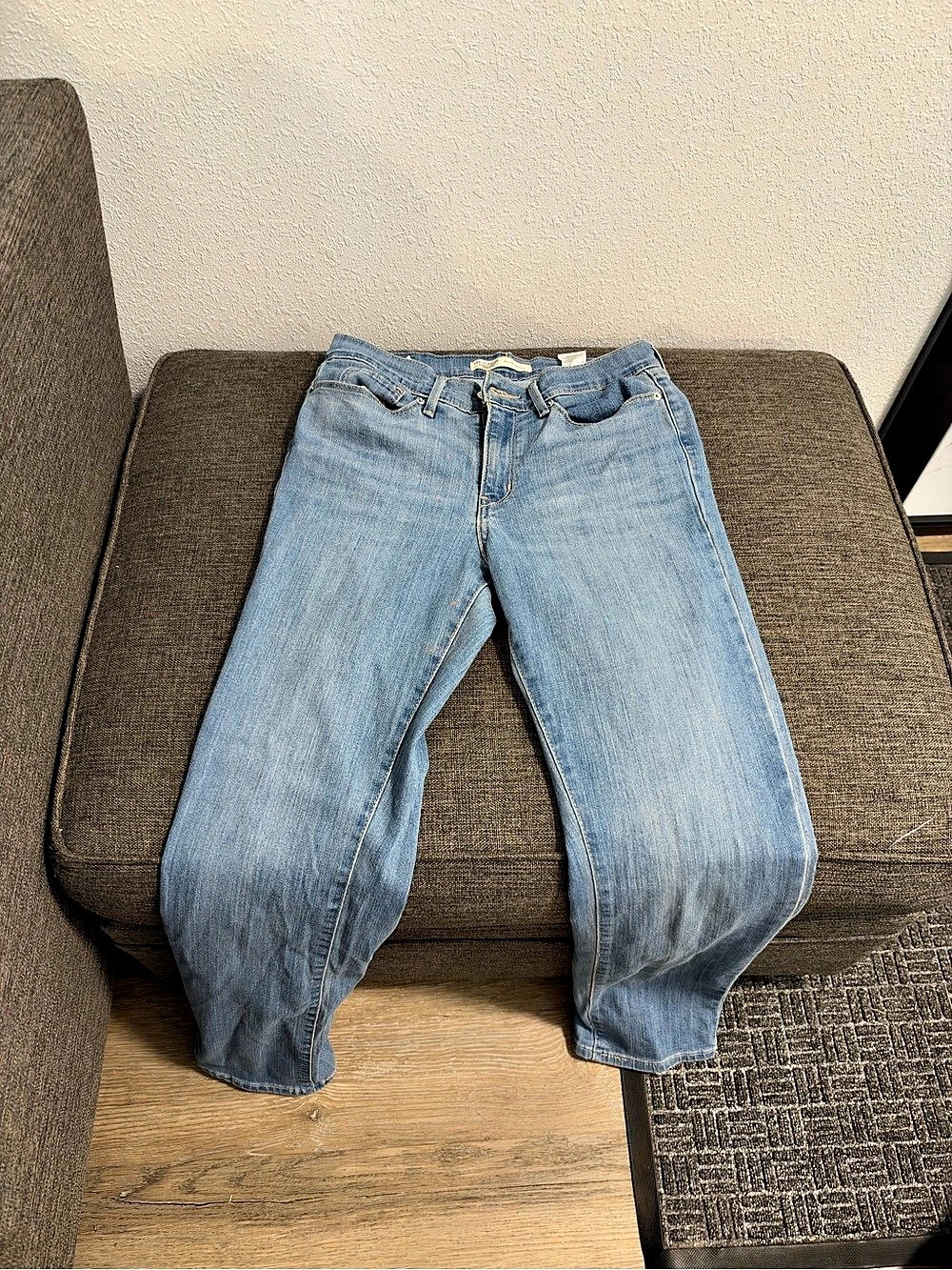 Levi's Mid Rise Straight Blue Jeans